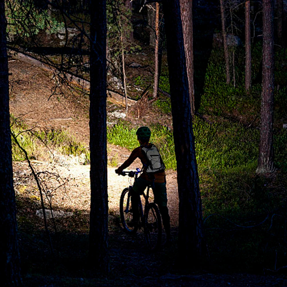 8L Reflective Cycling Hydration Backpack