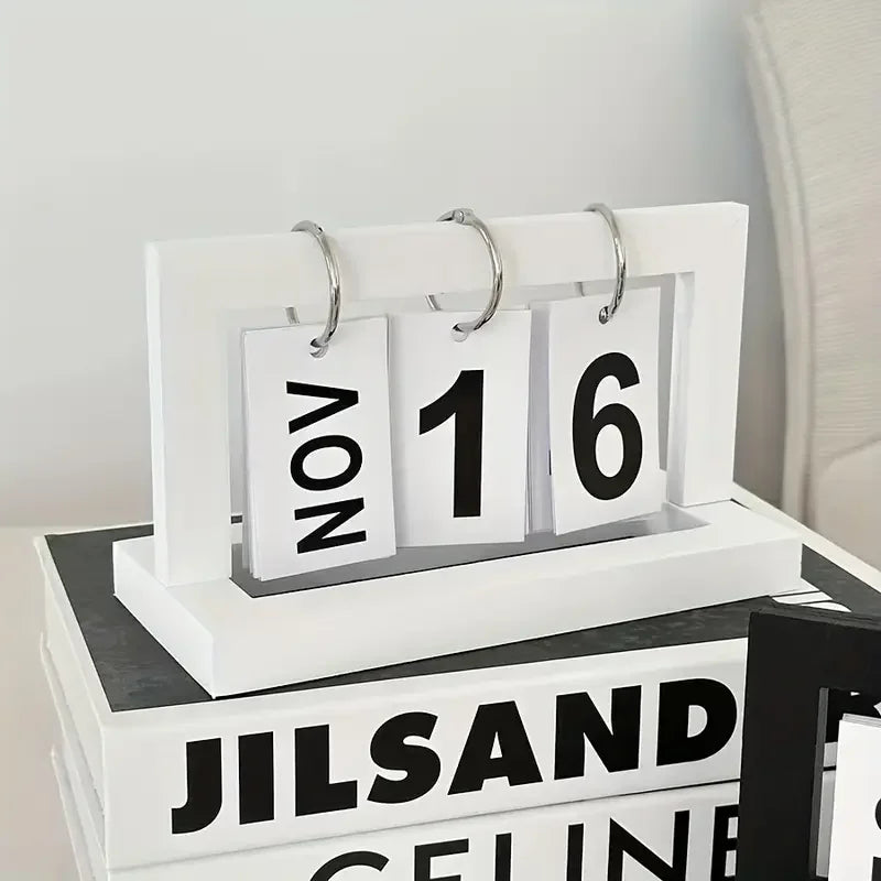 Minimalist Wooden Desk Calendar Ornament