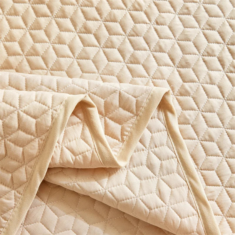 Lightweight Quilted Coverlet Bedspread
