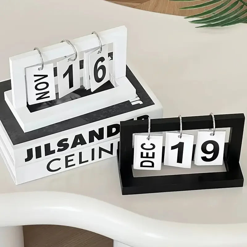 Minimalist Wooden Desk Calendar Ornament