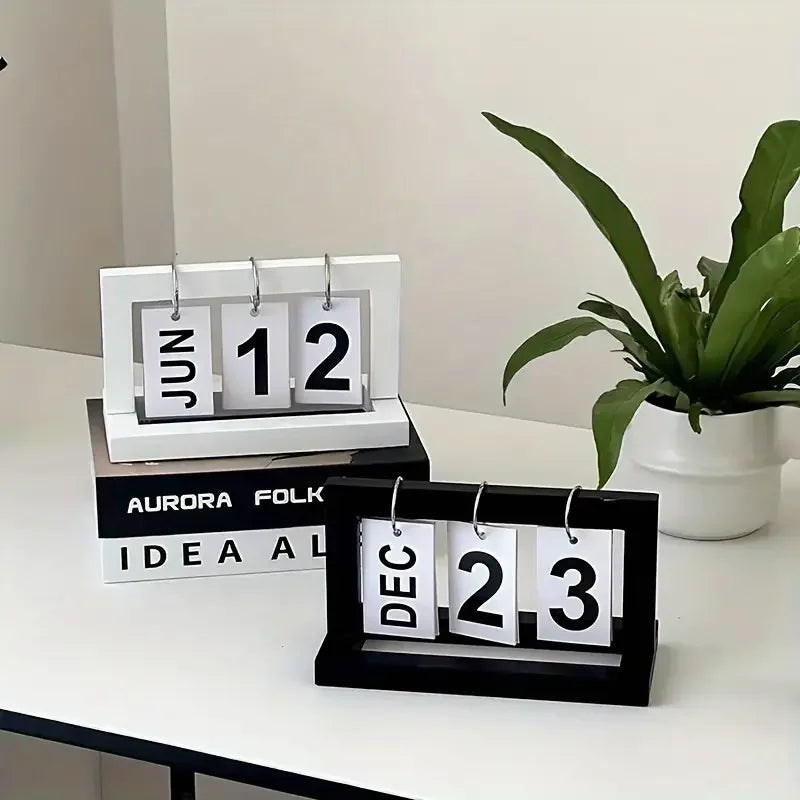 Minimalist Wooden Desk Calendar Ornament