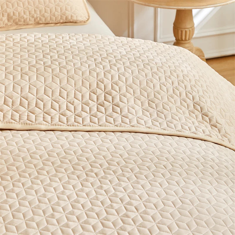 Lightweight Quilted Coverlet Bedspread