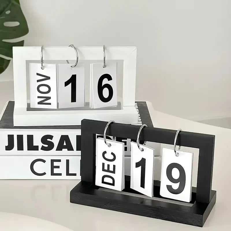 Minimalist Wooden Desk Calendar Ornament